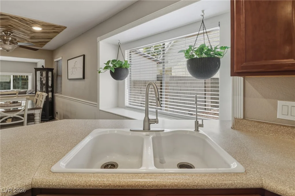 1704 La Cruz, Henderson, NV 89014