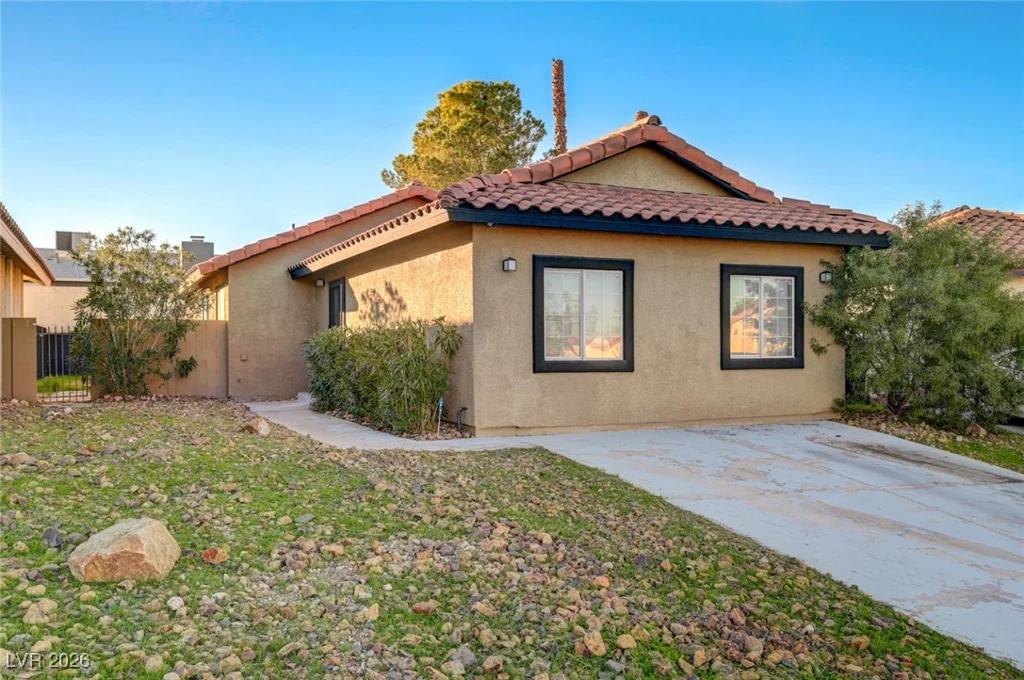 1040 Neil Armstrong, Las Vegas, NV 89145