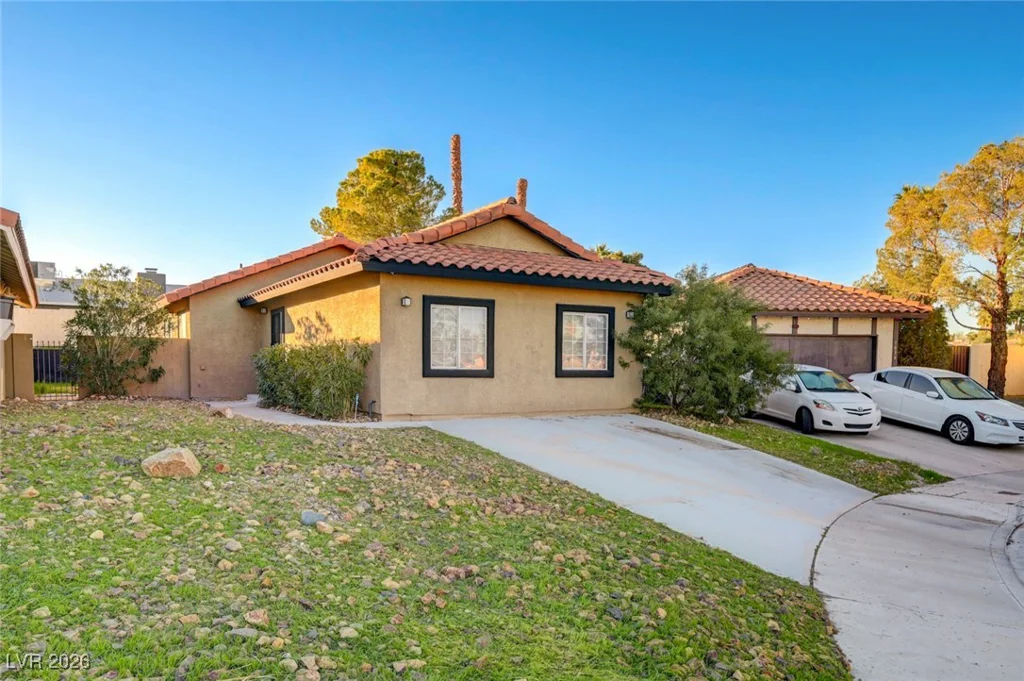 1040 Neil Armstrong, Las Vegas, NV 89145