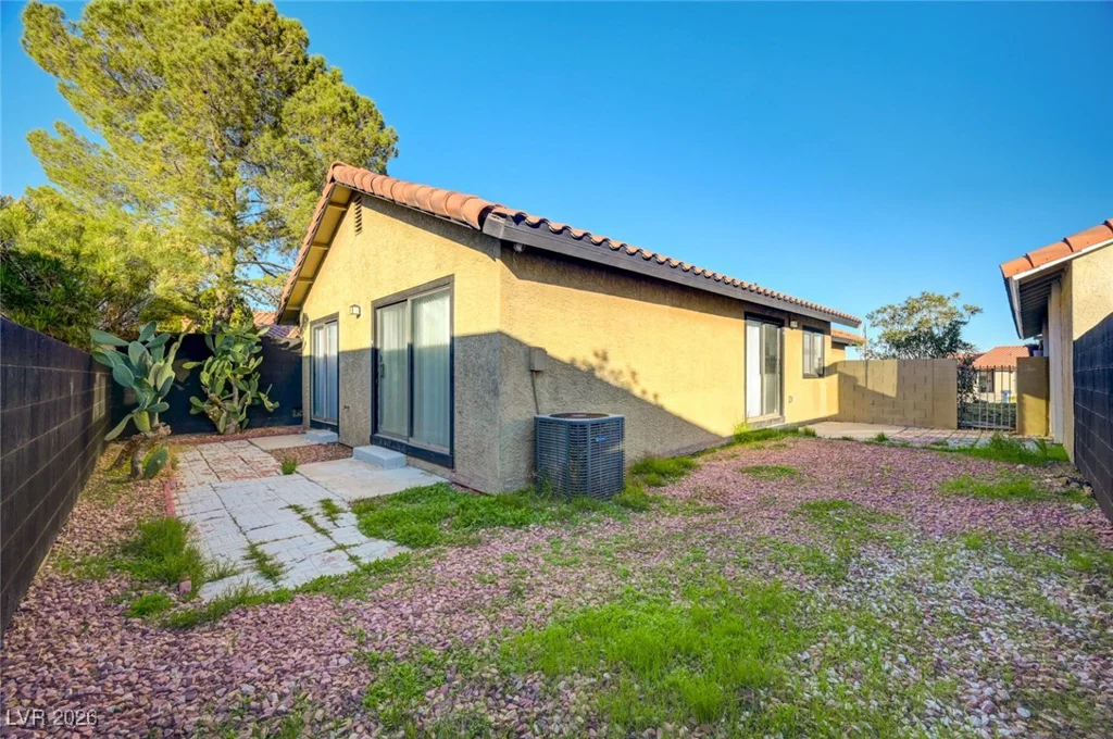 1040 Neil Armstrong, Las Vegas, NV 89145