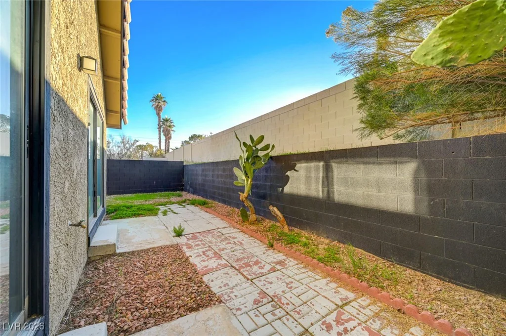 1040 Neil Armstrong, Las Vegas, NV 89145