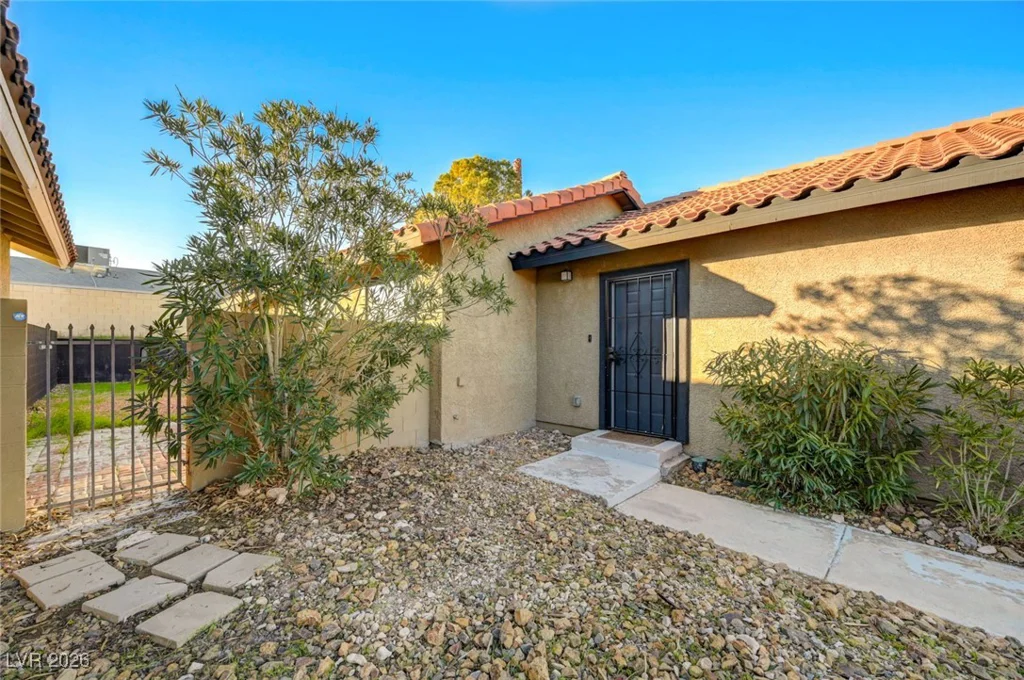 1040 Neil Armstrong, Las Vegas, NV 89145
