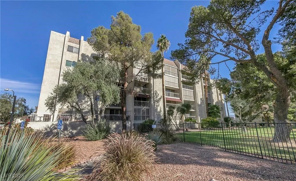 730 Royal Crest, Las Vegas, NV 89169