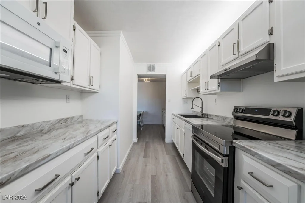730 Royal Crest, Las Vegas, NV 89169