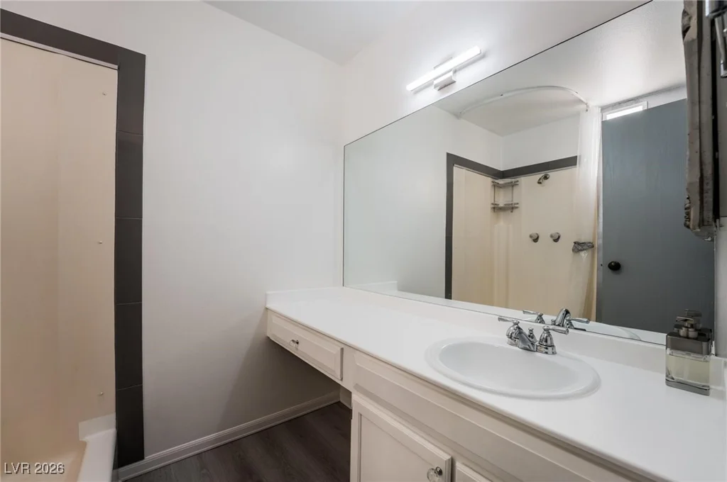 730 Royal Crest, Las Vegas, NV 89169