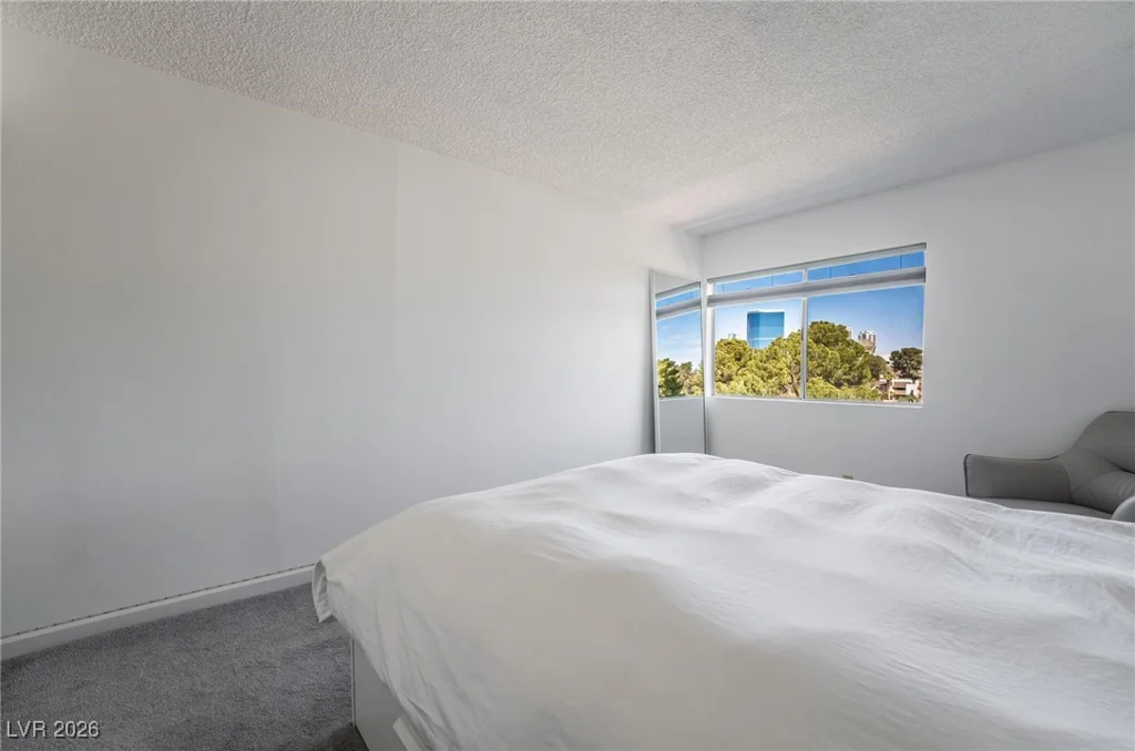 730 Royal Crest, Las Vegas, NV 89169