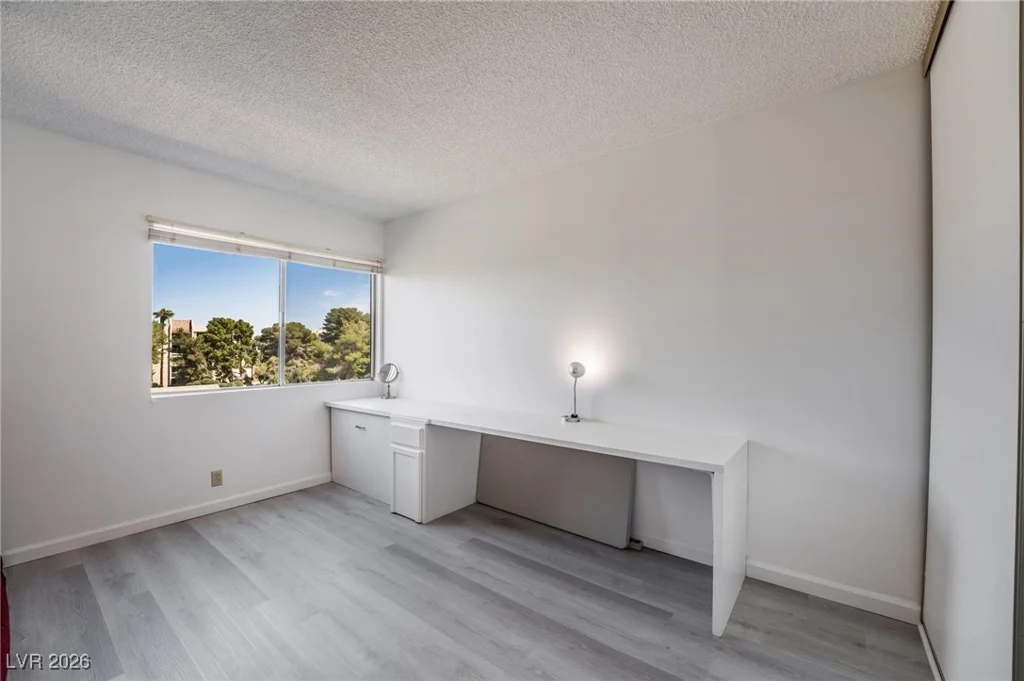 730 Royal Crest, Las Vegas, NV 89169