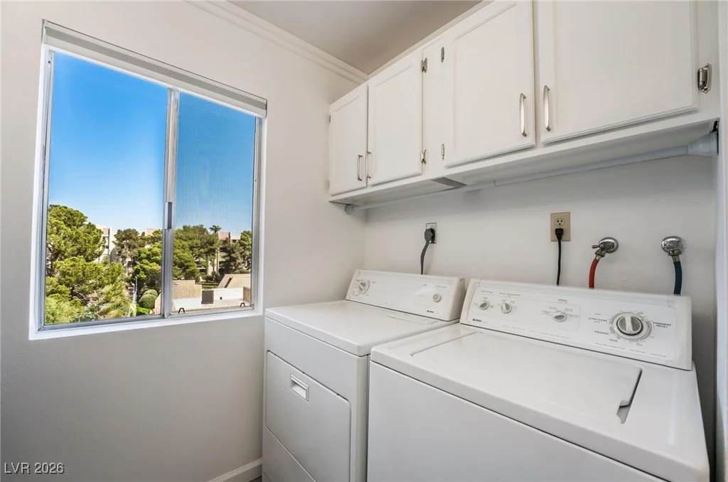 730 Royal Crest, Las Vegas, NV 89169