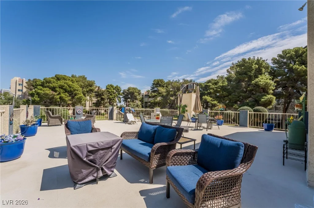 730 Royal Crest, Las Vegas, NV 89169