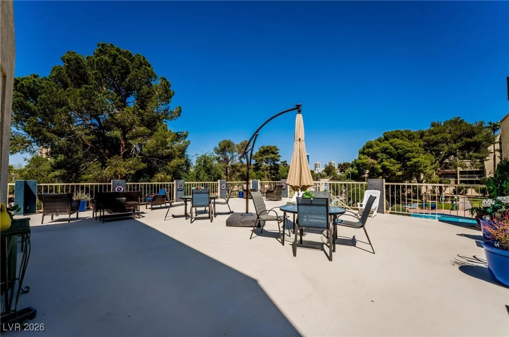 730 Royal Crest, Las Vegas, NV 89169