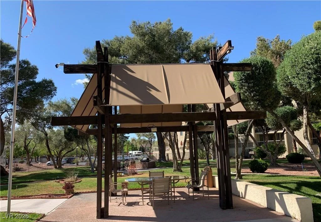 730 Royal Crest, Las Vegas, NV 89169