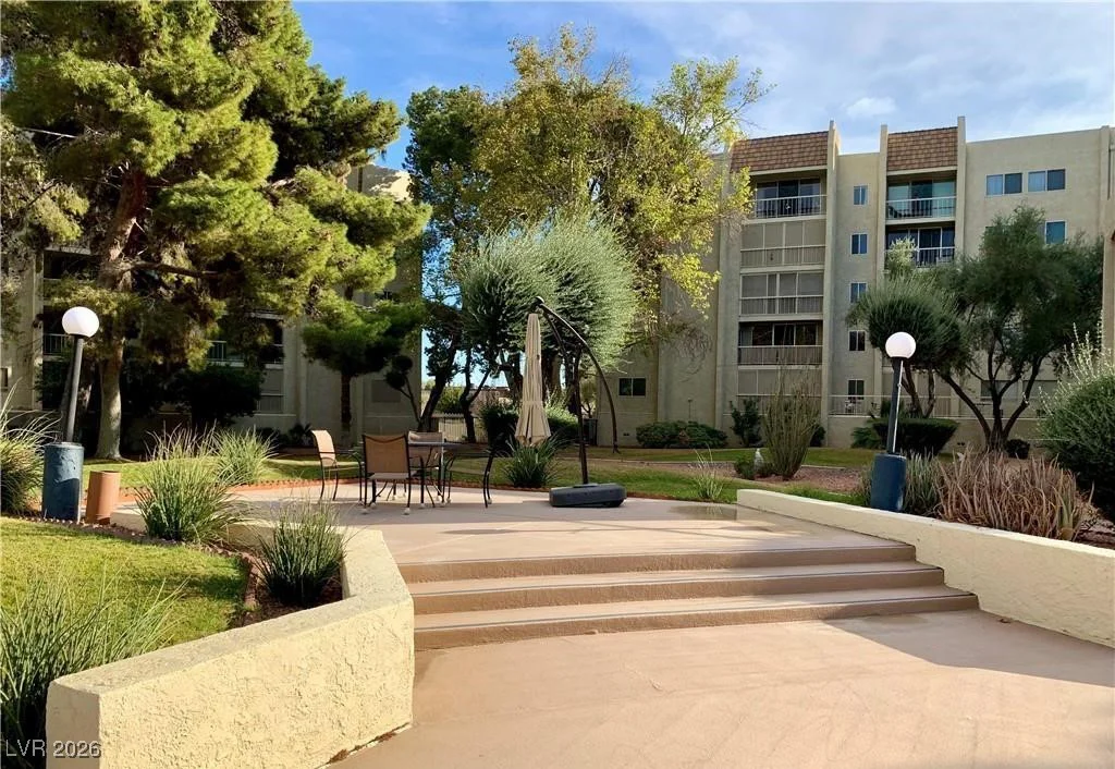 730 Royal Crest, Las Vegas, NV 89169