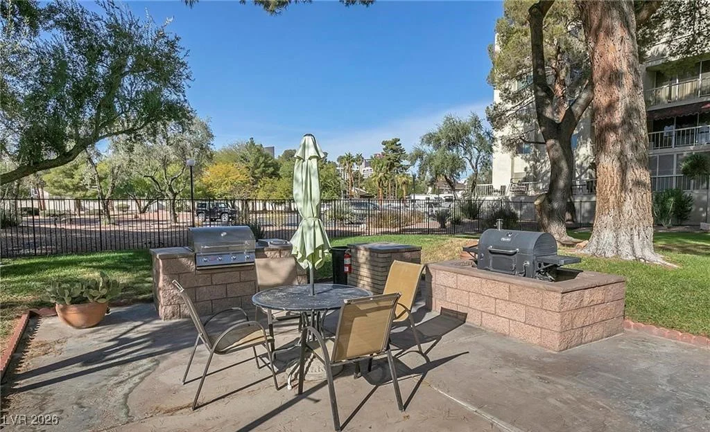 730 Royal Crest, Las Vegas, NV 89169