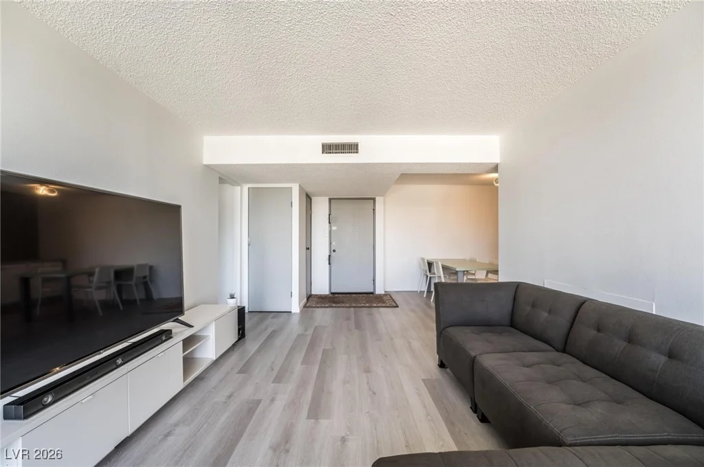 730 Royal Crest, Las Vegas, NV 89169