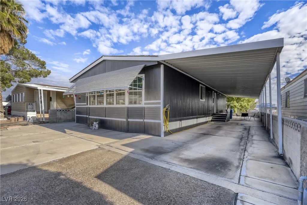 4552 Royal Ridge, Las Vegas, NV 89103