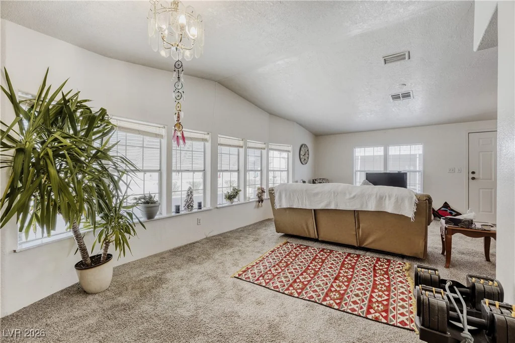 4552 Royal Ridge, Las Vegas, NV 89103
