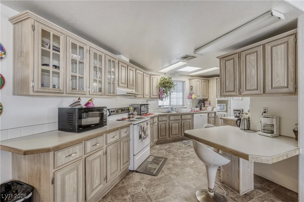 4552 Royal Ridge, Las Vegas, NV 89103