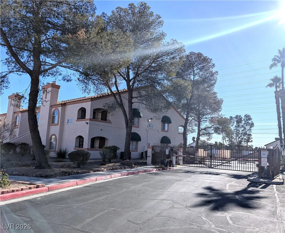 7570 Flamingo, Las Vegas, NV 89147