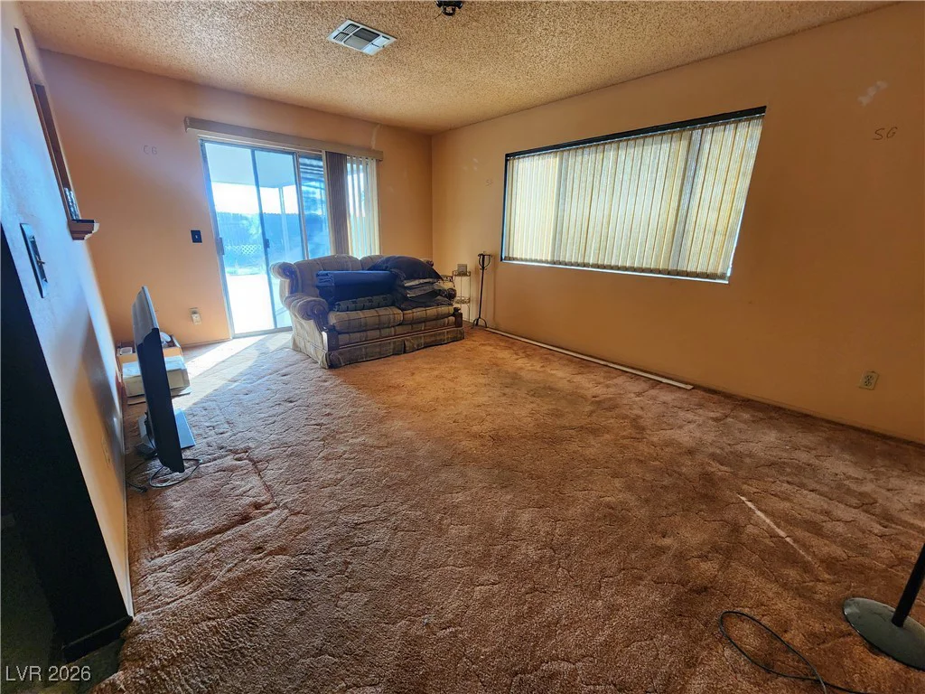 3681 Lincoln, Las Vegas, NV 89115