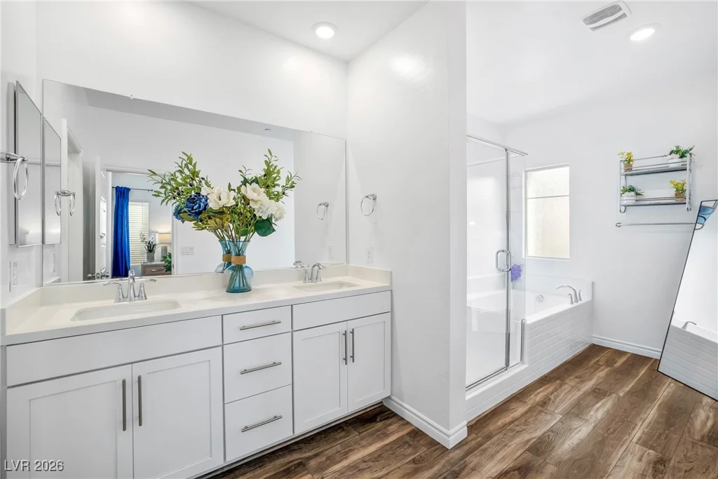 600 Carriage Hill, Las Vegas, NV 89138