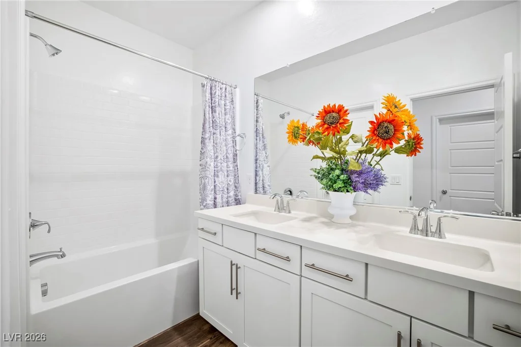 600 Carriage Hill, Las Vegas, NV 89138