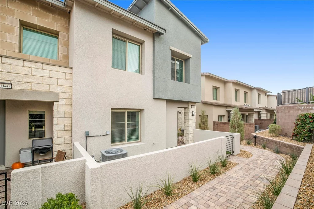 600 Carriage Hill, Las Vegas, NV 89138