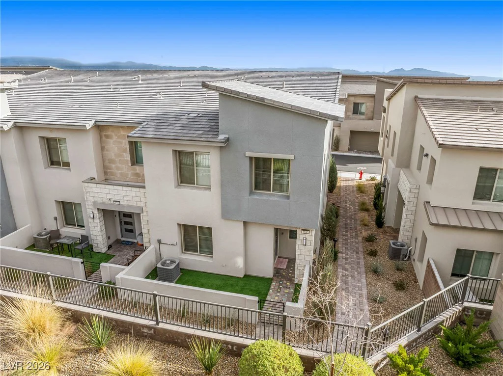 600 Carriage Hill, Las Vegas, NV 89138