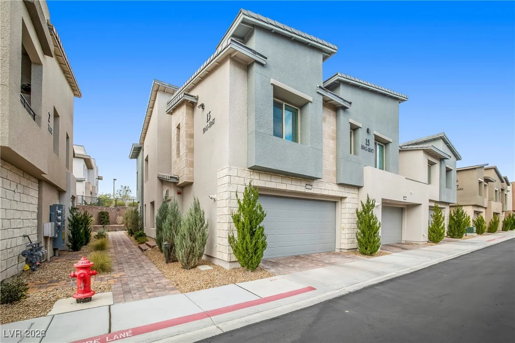 600 Carriage Hill, Las Vegas, NV 89138