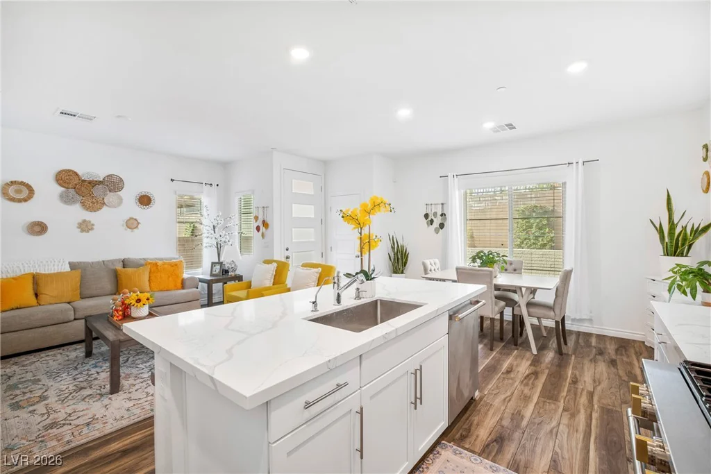 600 Carriage Hill, Las Vegas, NV 89138