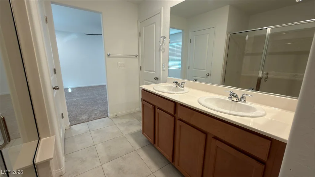 6951 Feather Hill, North Las Vegas, NV 89086