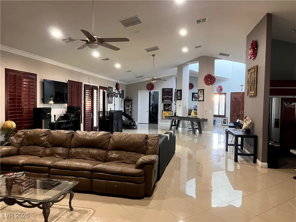 6445 Ponderosa, Las Vegas, NV 89118