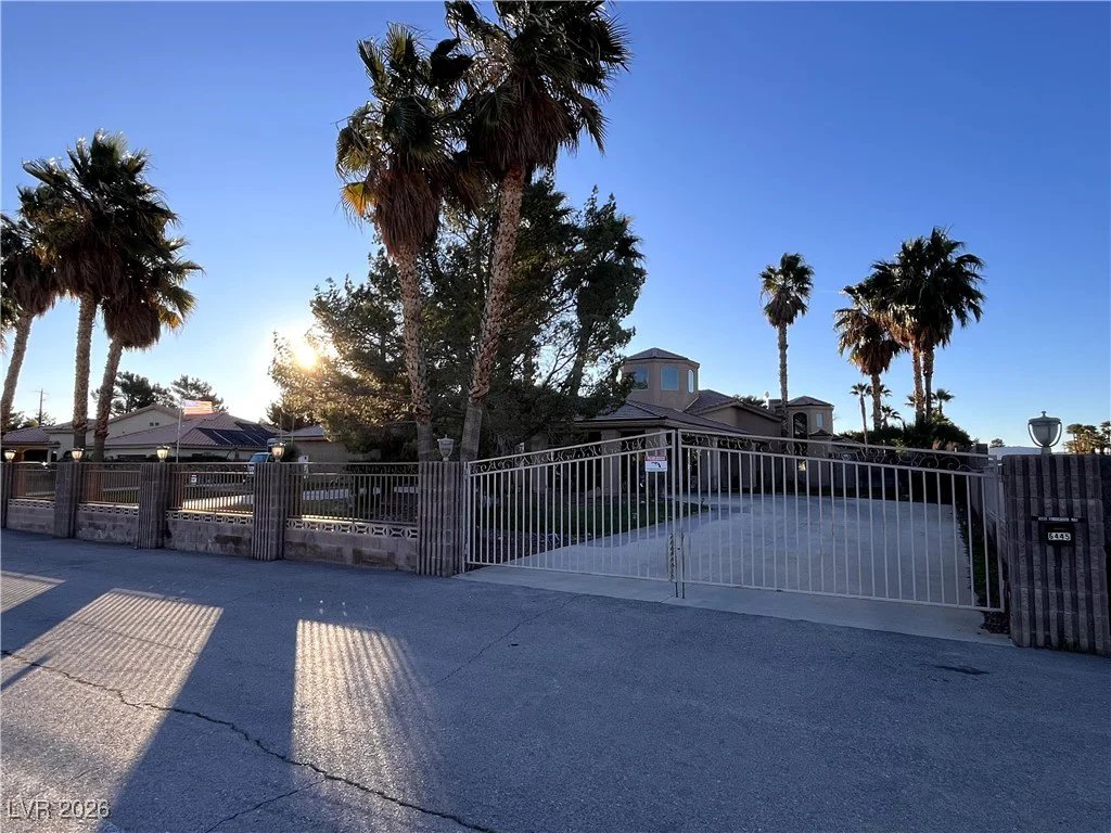 6445 Ponderosa, Las Vegas, NV 89118