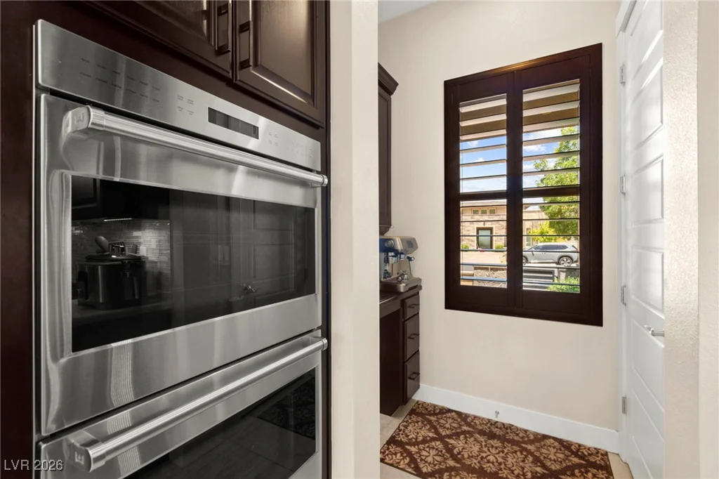 6810 Silver Crescent, Las Vegas, NV 89148