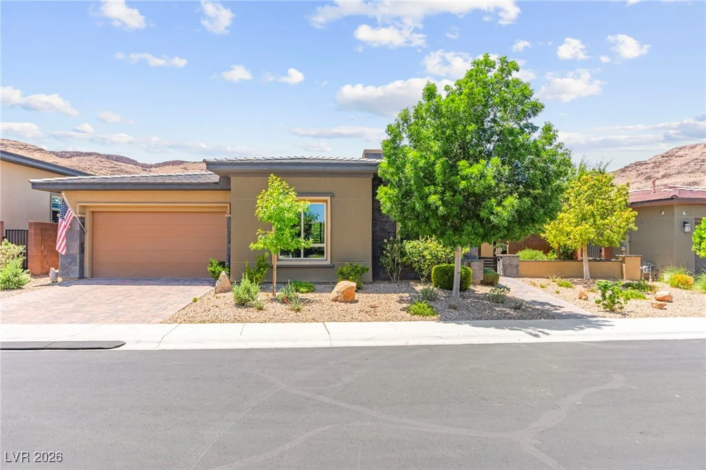 6810 Silver Crescent, Las Vegas, NV 89148
