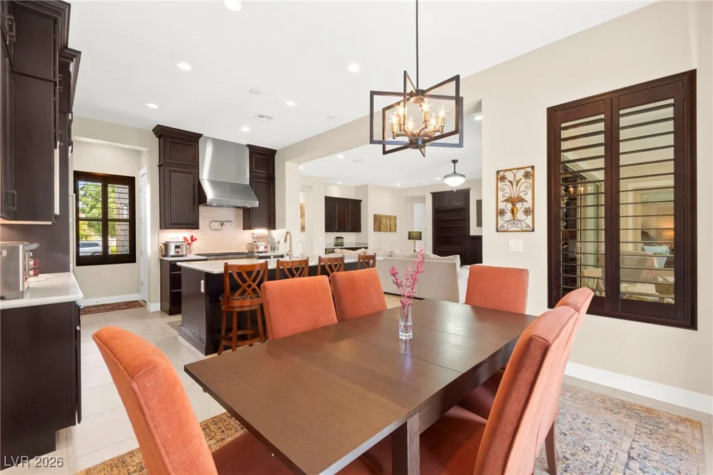 6810 Silver Crescent, Las Vegas, NV 89148