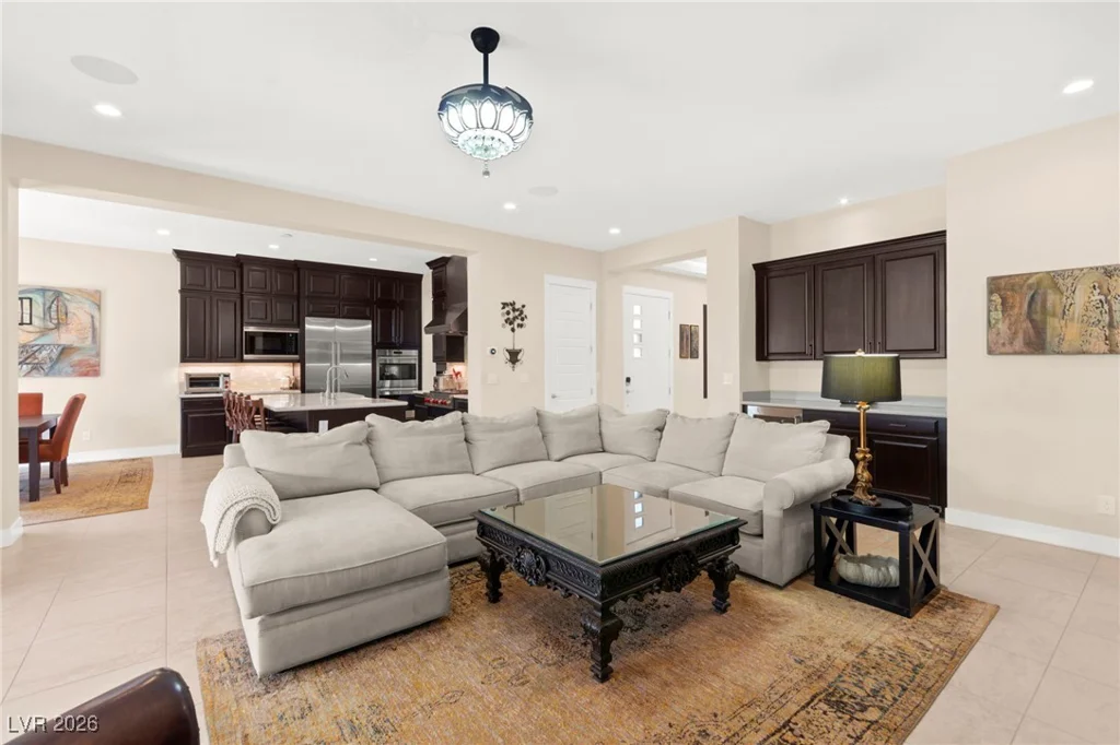 6810 Silver Crescent, Las Vegas, NV 89148