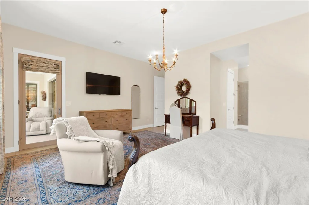 6810 Silver Crescent, Las Vegas, NV 89148
