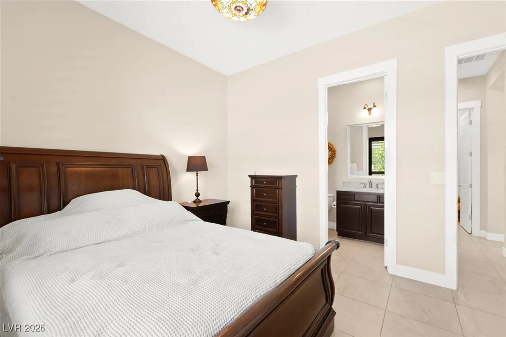 6810 Silver Crescent, Las Vegas, NV 89148