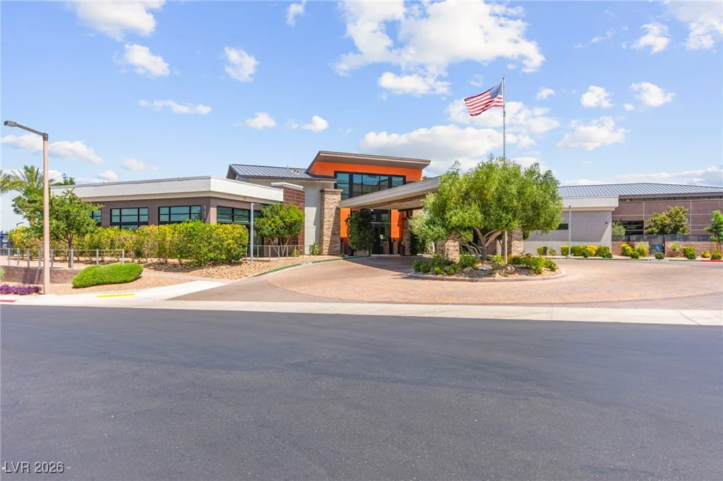 6810 Silver Crescent, Las Vegas, NV 89148