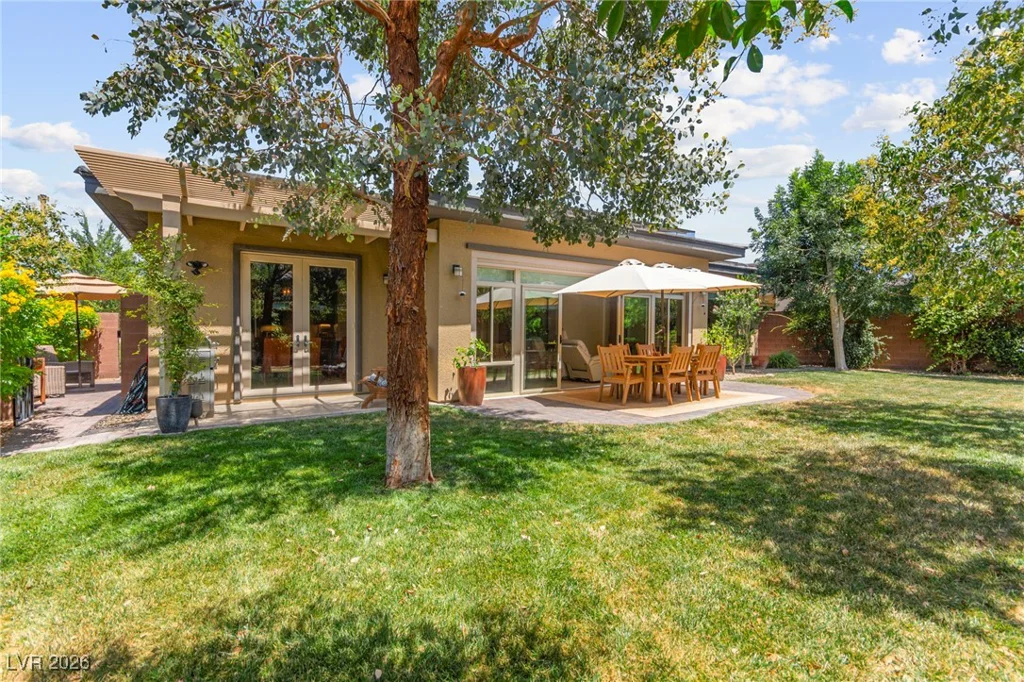 6810 Silver Crescent, Las Vegas, NV 89148