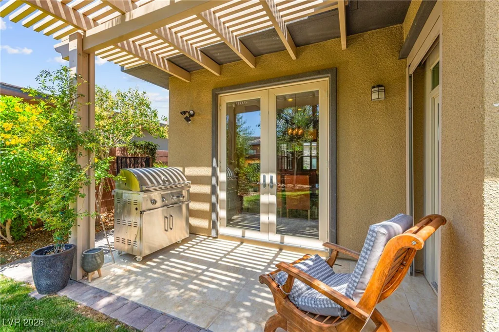 6810 Silver Crescent, Las Vegas, NV 89148