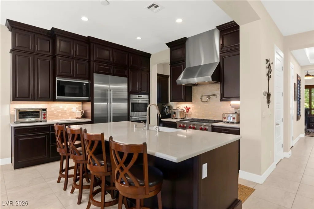 6810 Silver Crescent, Las Vegas, NV 89148