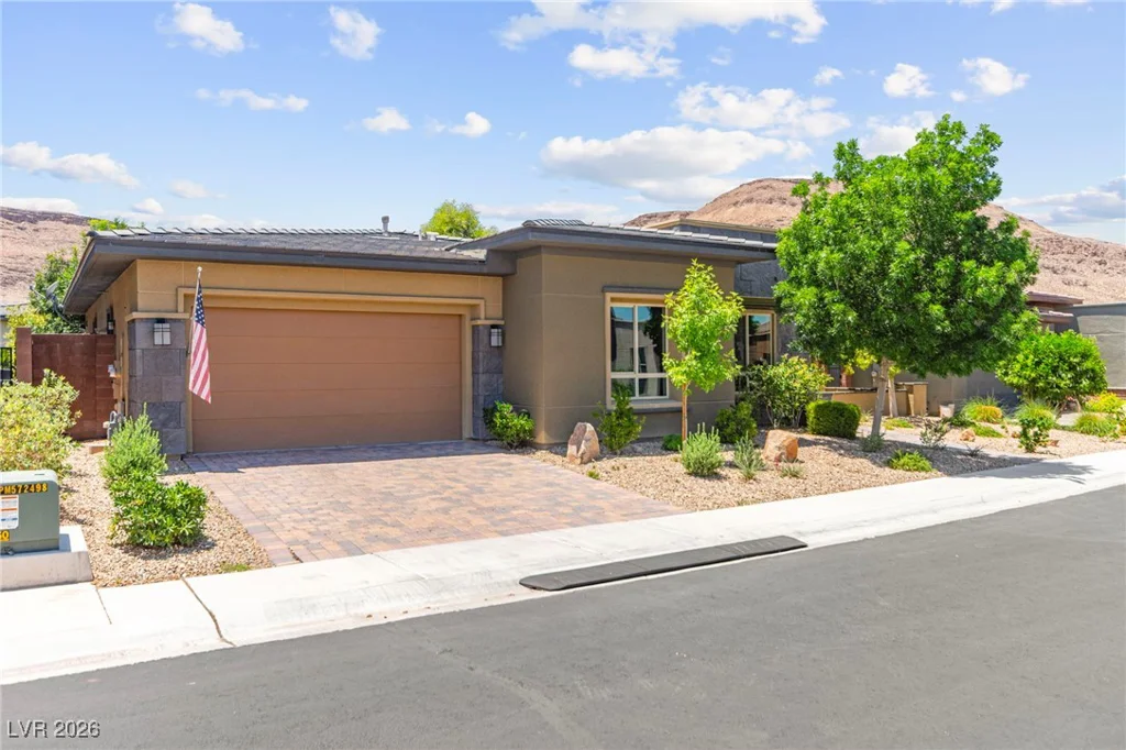 6810 Silver Crescent, Las Vegas, NV 89148