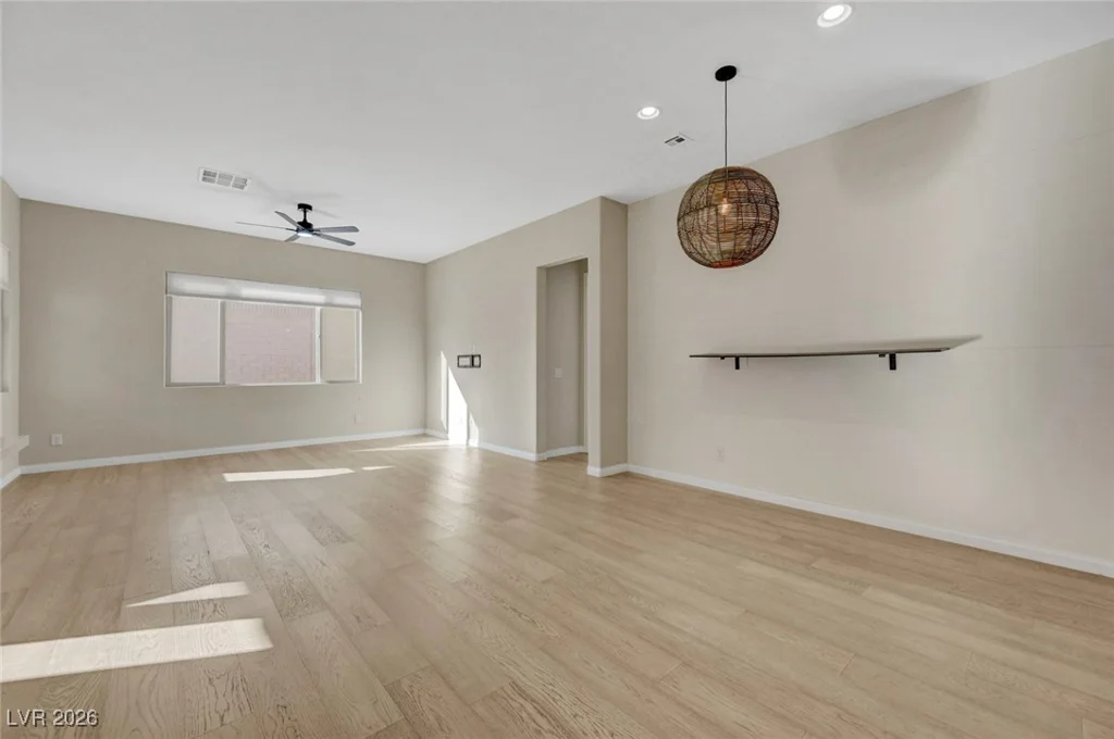 6117 Bugsy, North Las Vegas, NV 89081