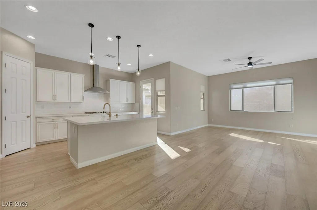 6117 Bugsy, North Las Vegas, NV 89081