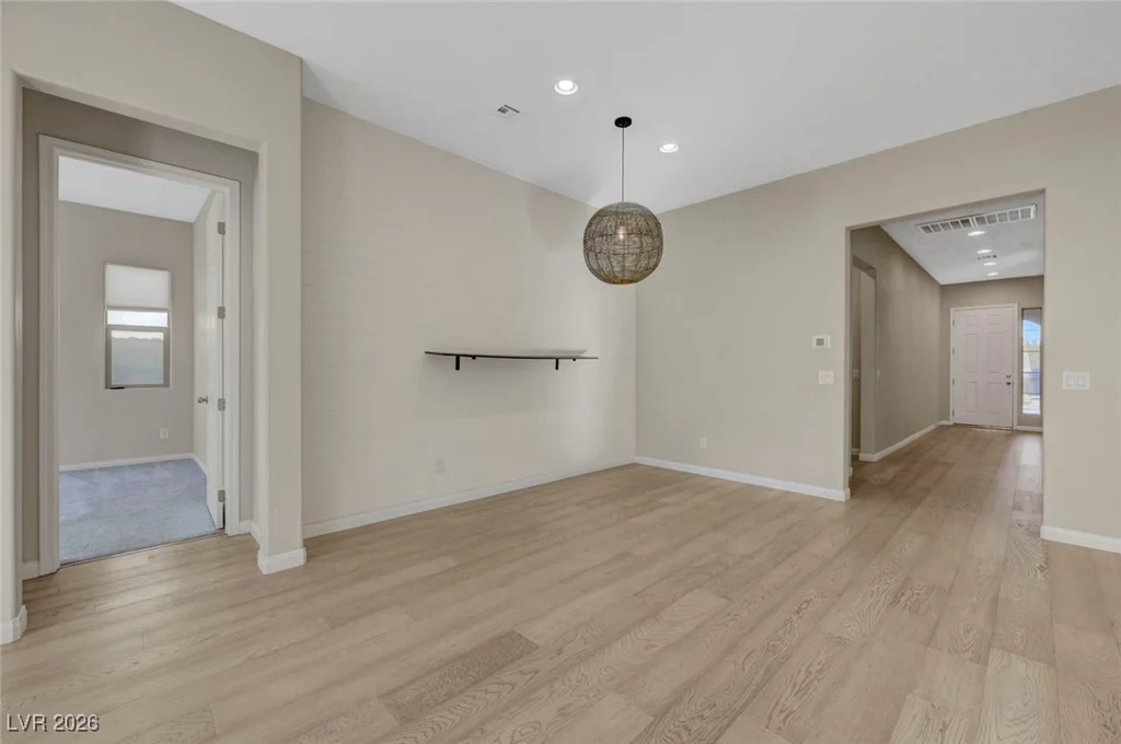 6117 Bugsy, North Las Vegas, NV 89081