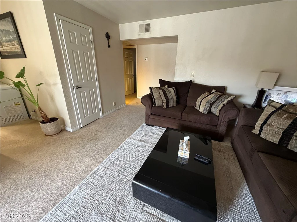 5240 Indian River, Las Vegas, NV 89103