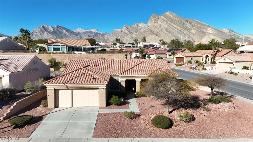 2413 Bluffton, Las Vegas, NV 89134