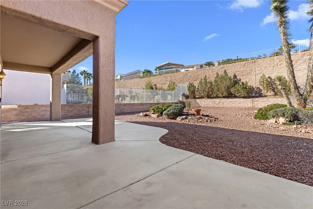 2413 Bluffton, Las Vegas, NV 89134