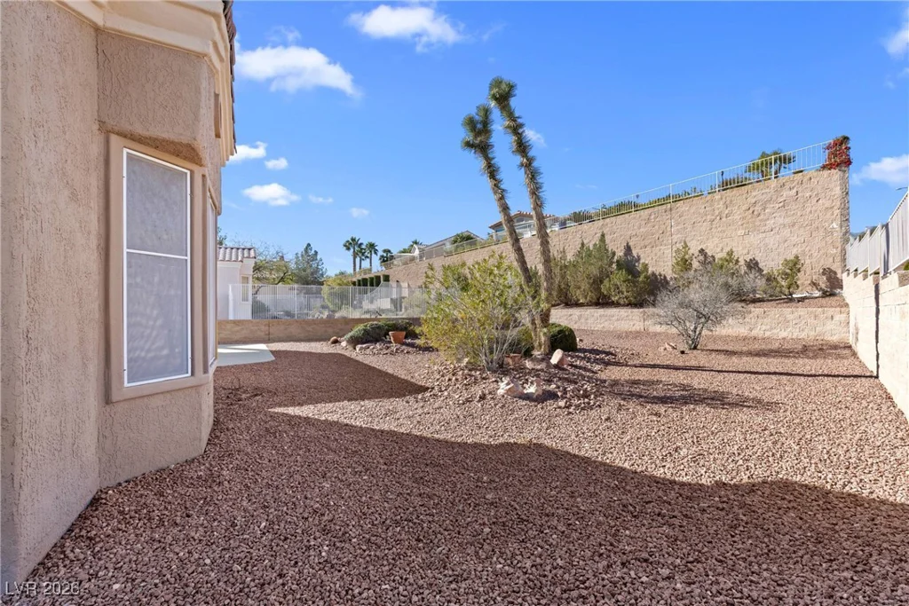 2413 Bluffton, Las Vegas, NV 89134